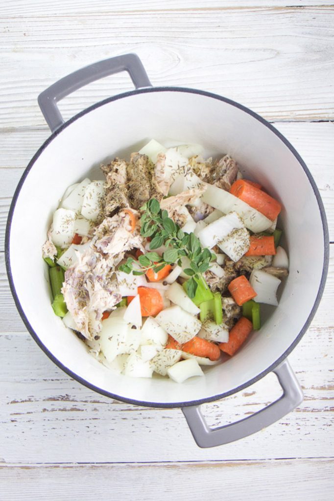 [Resim: easy_homemade_chicken_stock-2-1-682x1024.jpg]