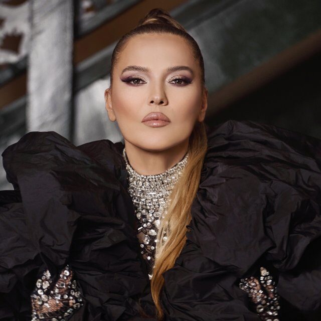 demet_akalin36-640x640.jpg