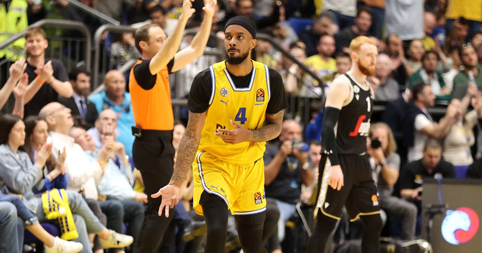 9ada3292-lorenzo-brown-reacts-maccabi-euroleague.jpg