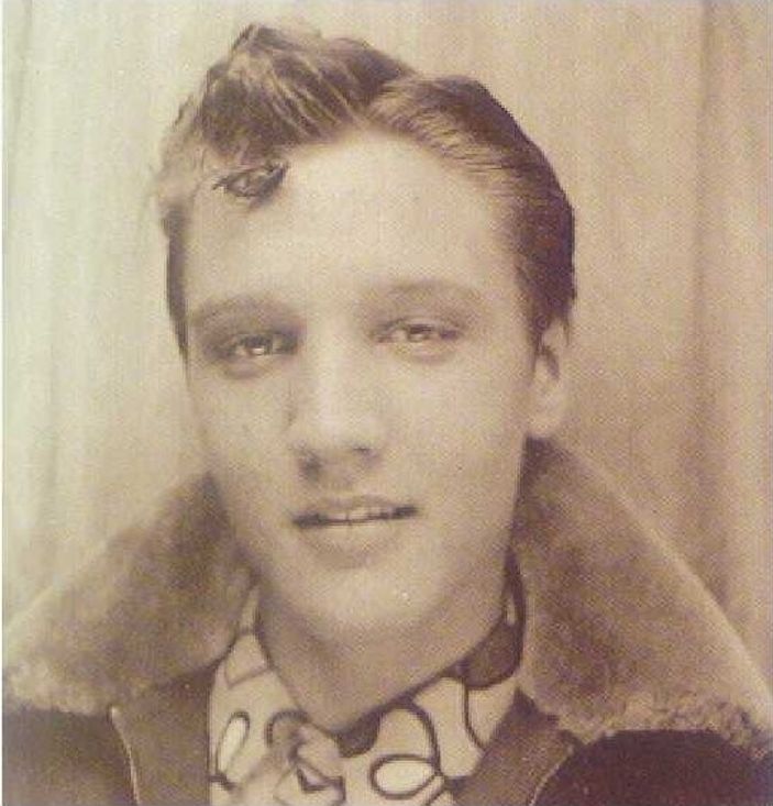 Elvis Presley kimdir