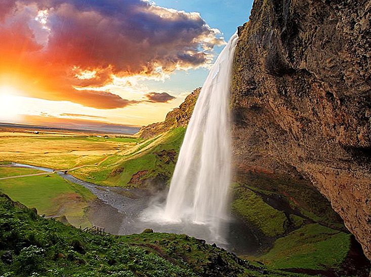 11-top-waterfalls-in-iceland.jpg
