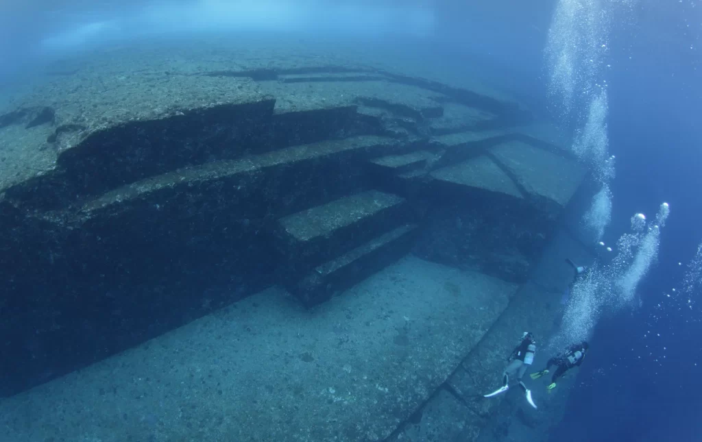 Yonaguni sualtı kalıntıları