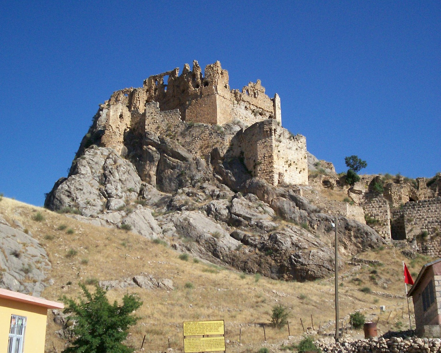 Kahta-castle.jpg
