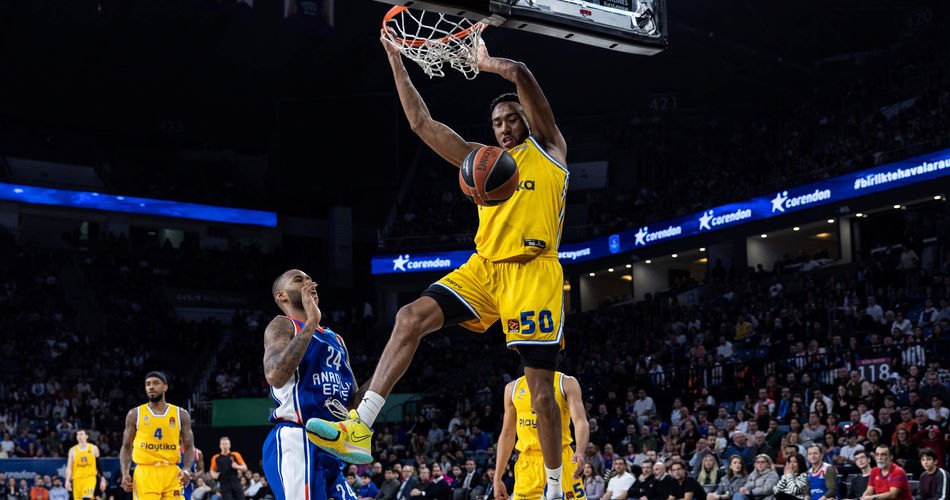 1f6f7476-bonzie-colson-dunks-maccabi-at-efes-euroleague.jpg