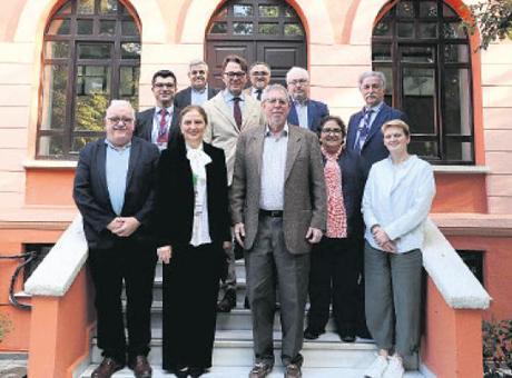 672fbef5534a254e2cc62f5c.jpg